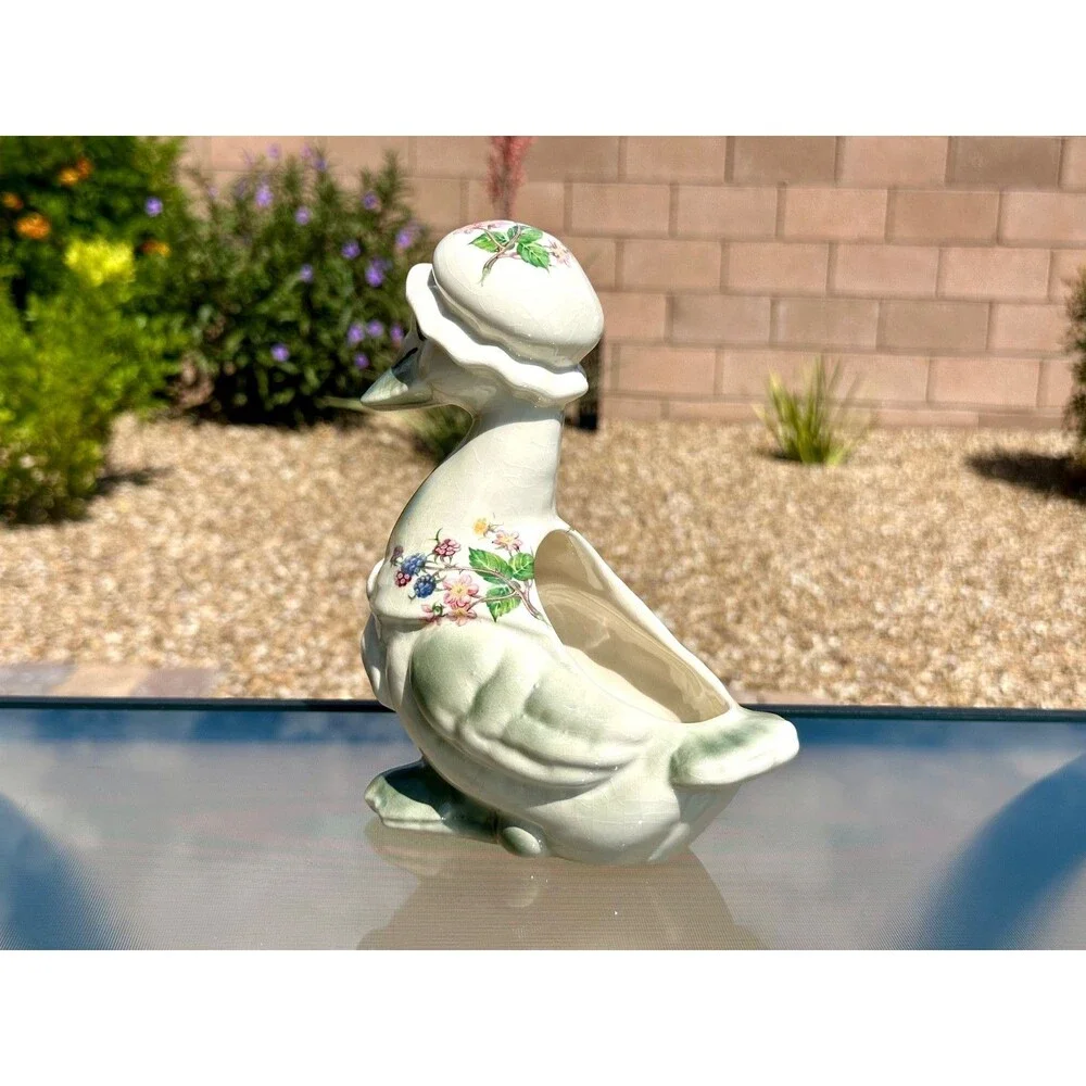 Vtg Mother Goose / Duck Ceramic Planter Vase Cottage Bonnet Scarf Berrys Flowers